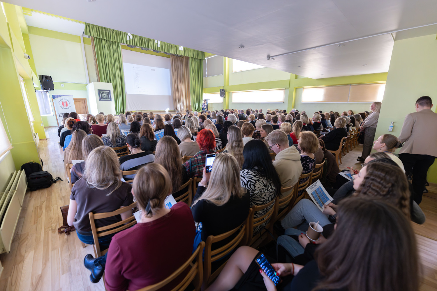 Ropažu novada pedagogu metodiskā diena zāle, klausītāji