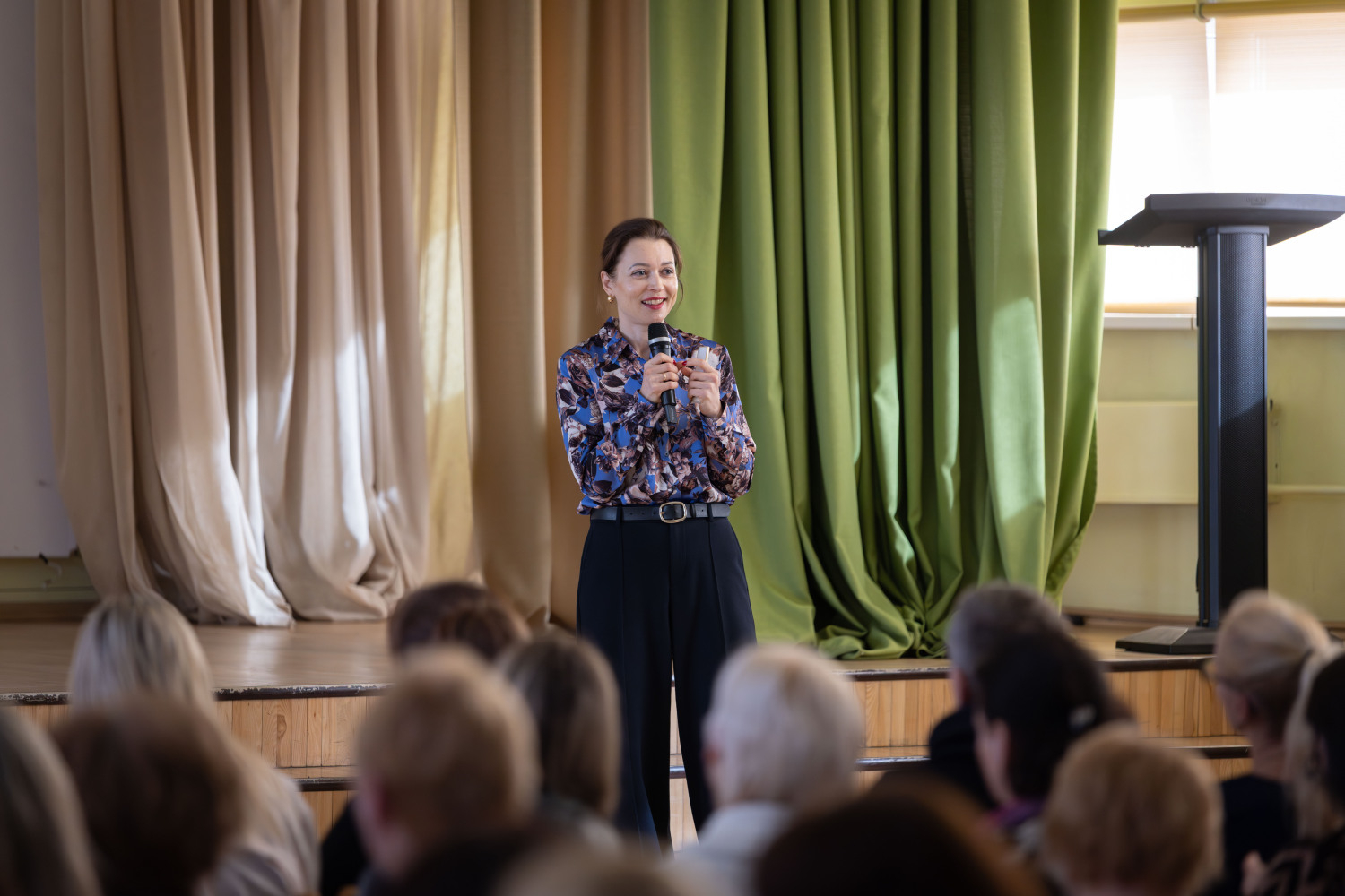 Ropažu novada pedagogu metodiskā diena zāle, r8nātājs