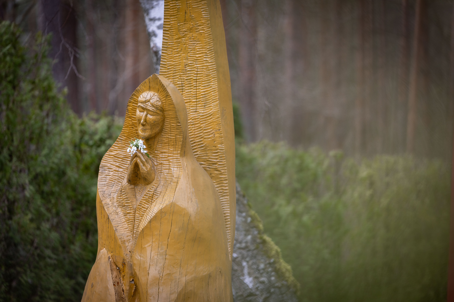 Represēto piemiņas diena Ulbrokas Meža kapsētā