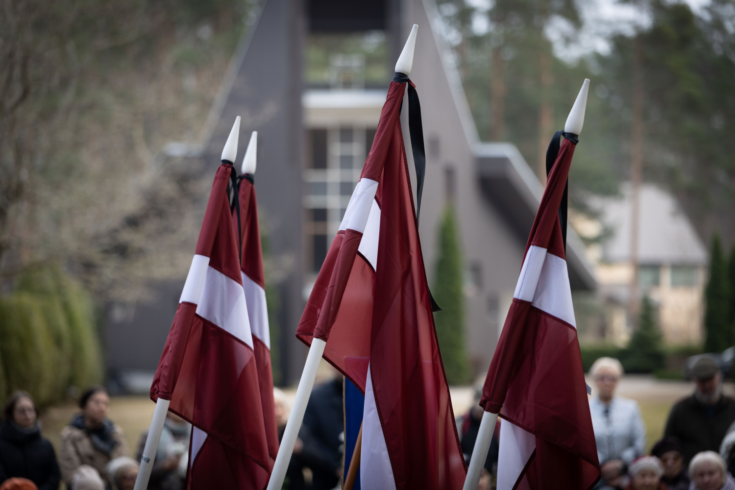 Represēto piemiņas diena Ulbrokas Meža kapsētā