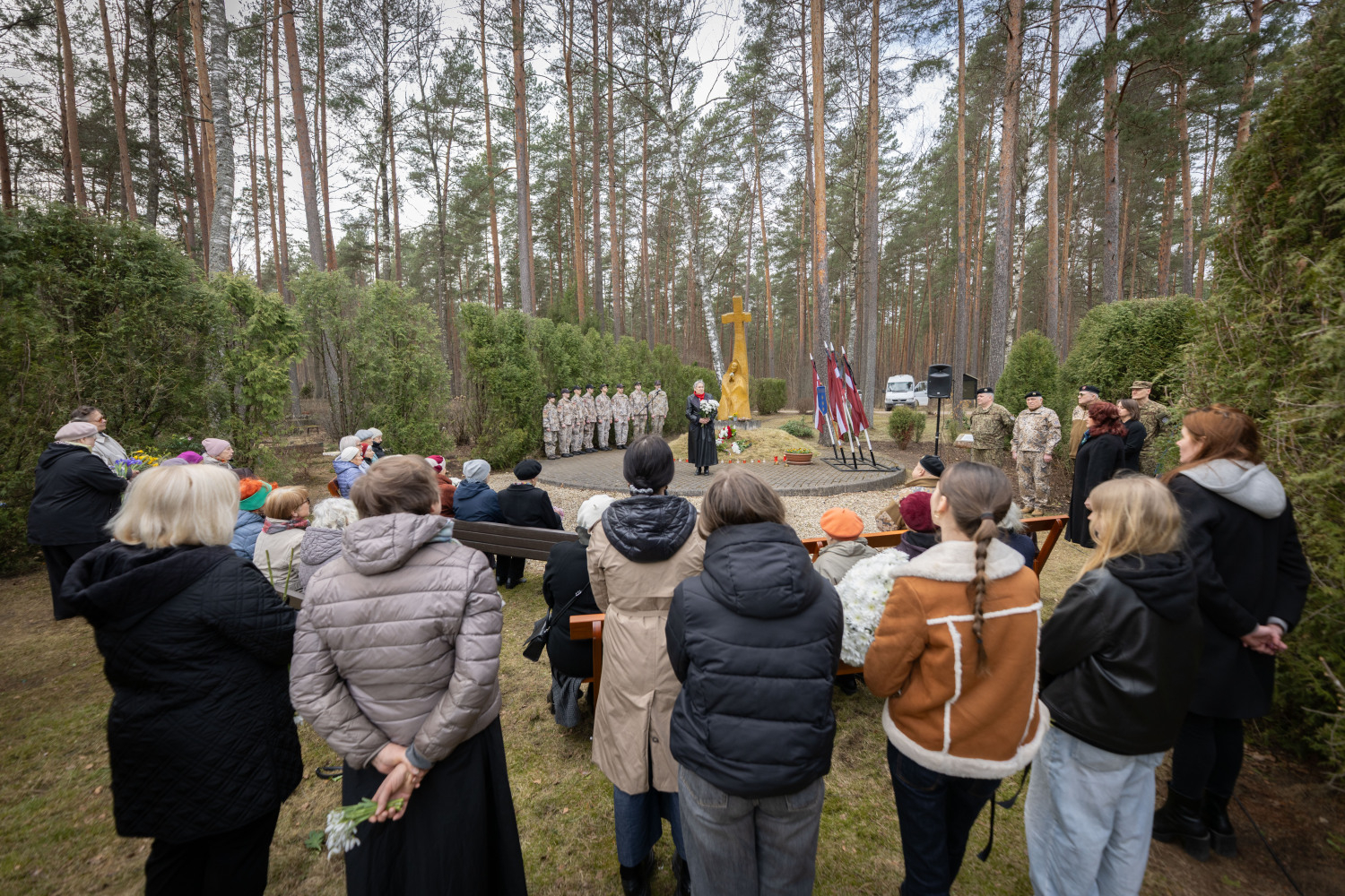 Represēto piemiņas diena Ulbrokas Meža kapsētā
