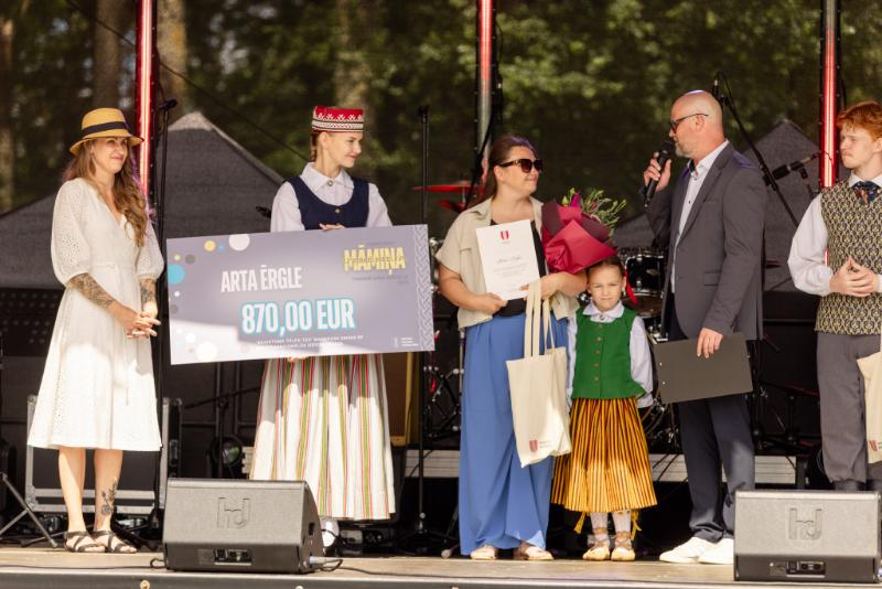 Noslēdzies māmiņu biznesa ideju konkurss “Māmiņa = Uzņēmēja” 2025