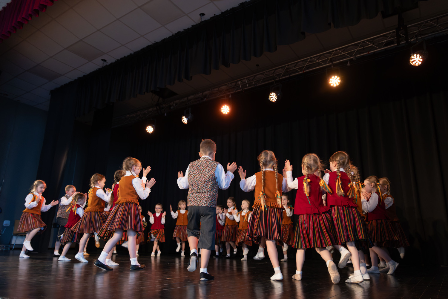 Ropažu novada pirmsskolu sadraudzības koncerts "Lai skan"