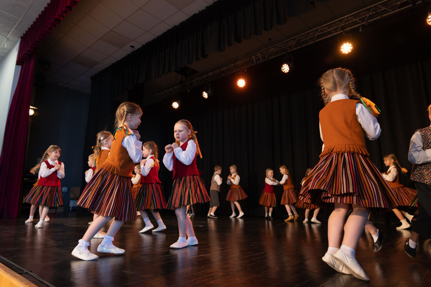 Ropažu novada pirmsskolu sadraudzības koncerts "Lai skan"