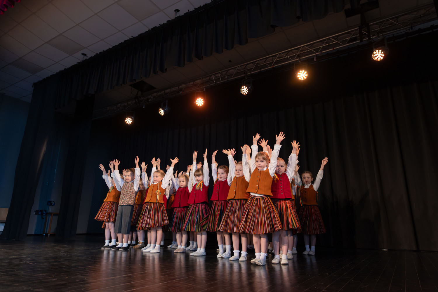 Ropažu novada pirmsskolu sadraudzības koncerts "Lai skan"