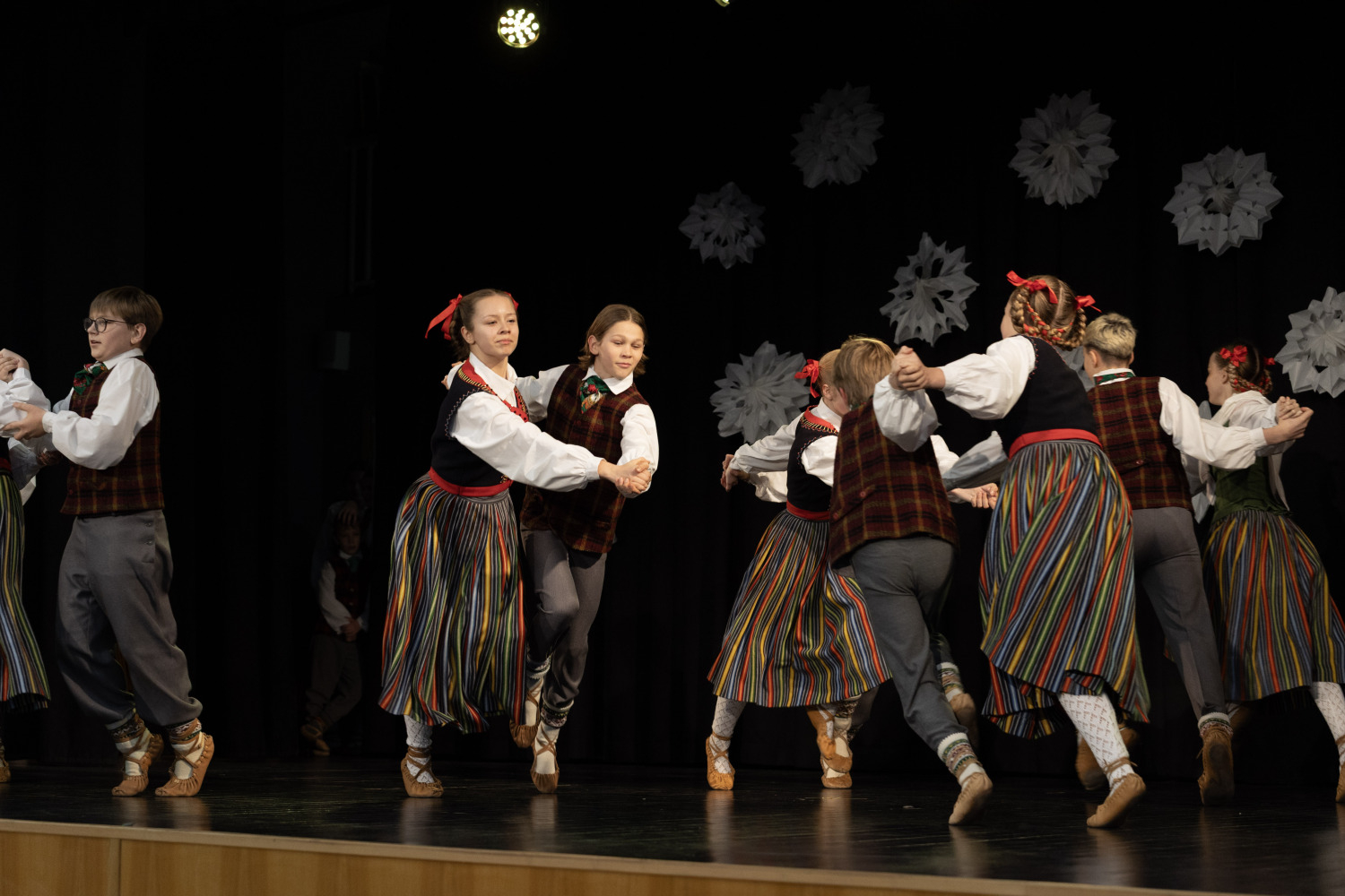 Ziemassvētku tirdziņš un sporta aktivitātes Ropažos