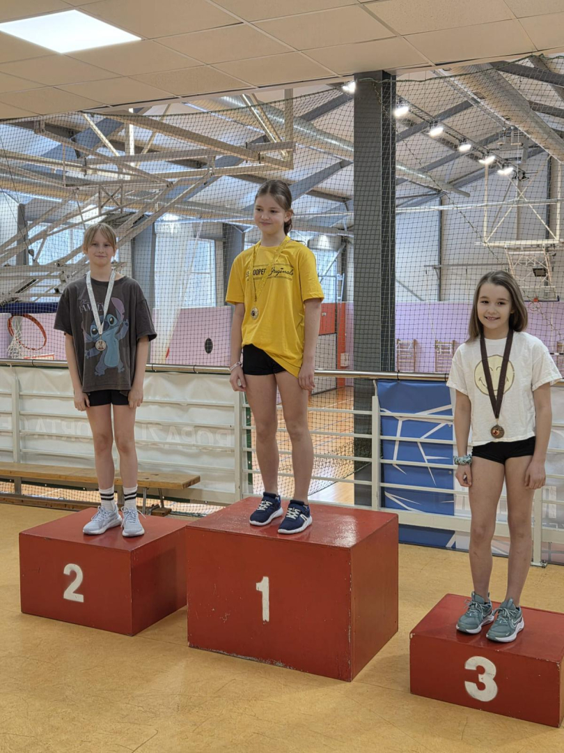 Jaunieši aktīvi iesaistās vispārējās fiziskās sagatavotības sacensībās