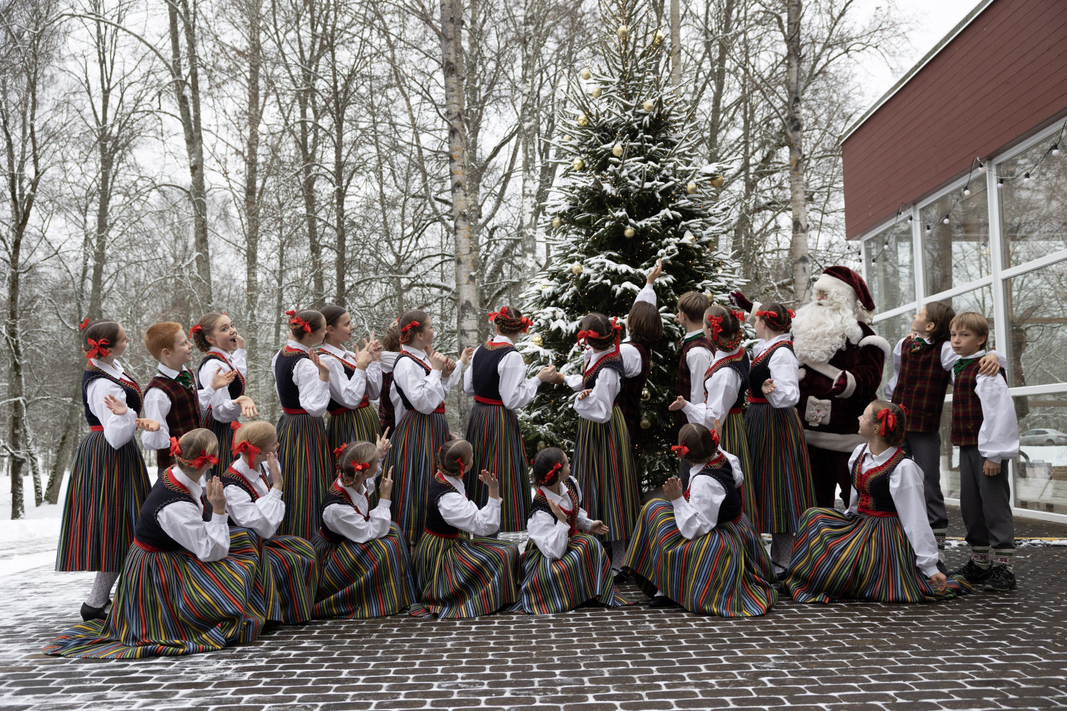 Ziemassvētku tirdziņš un sporta aktivitātes Ropažos