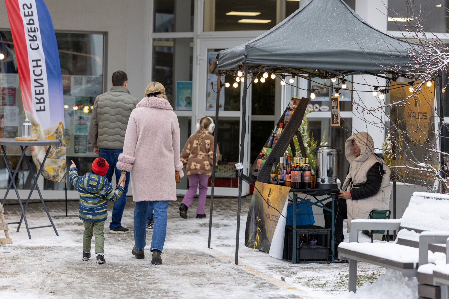 Ziemassvētku tirdziņš un sporta aktivitātes Ropažos