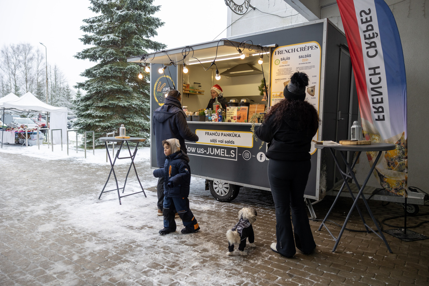 Ziemassvētku tirdziņš un sporta aktivitātes Ropažos