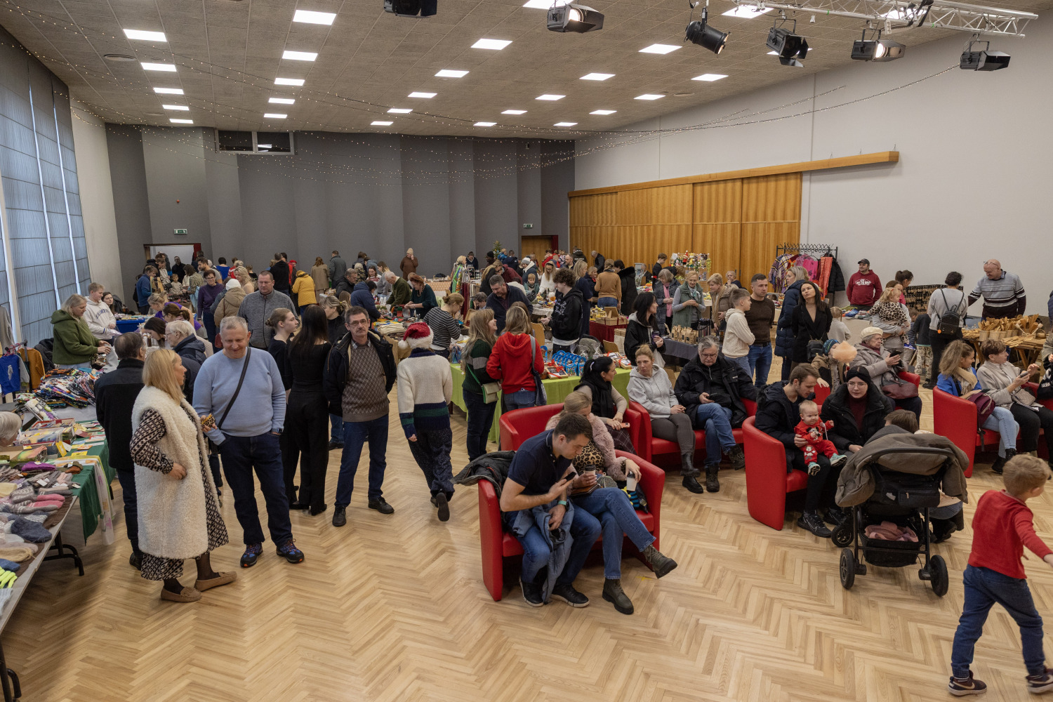 Ziemassvētku tirdziņš un sporta aktivitātes Ropažos