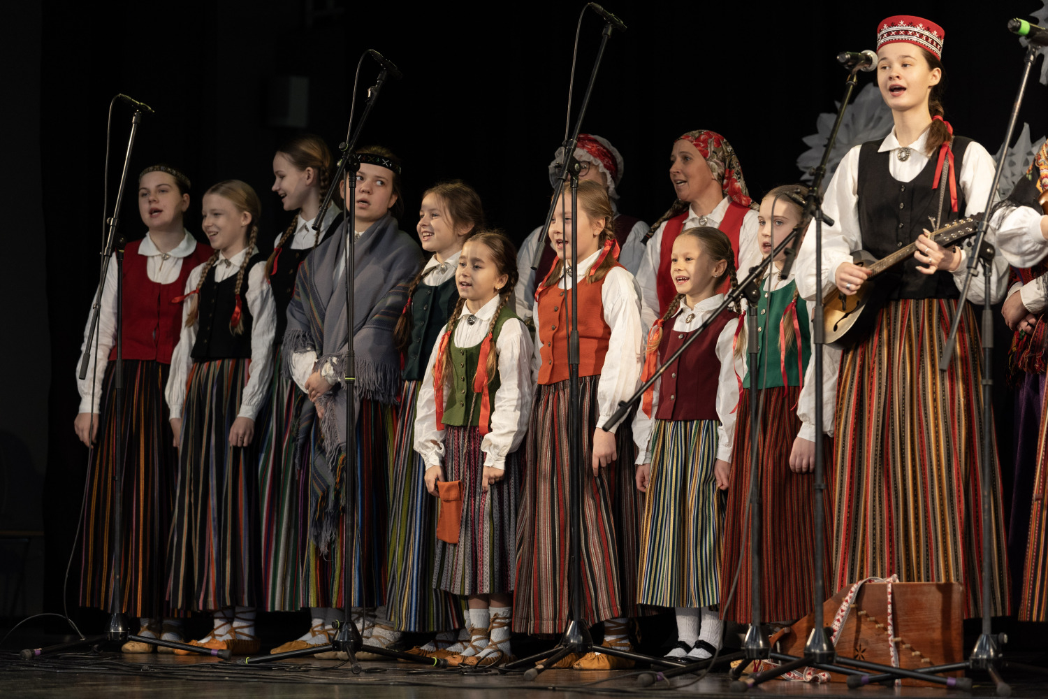 Ziemassvētku tirdziņš un sporta aktivitātes Ropažos