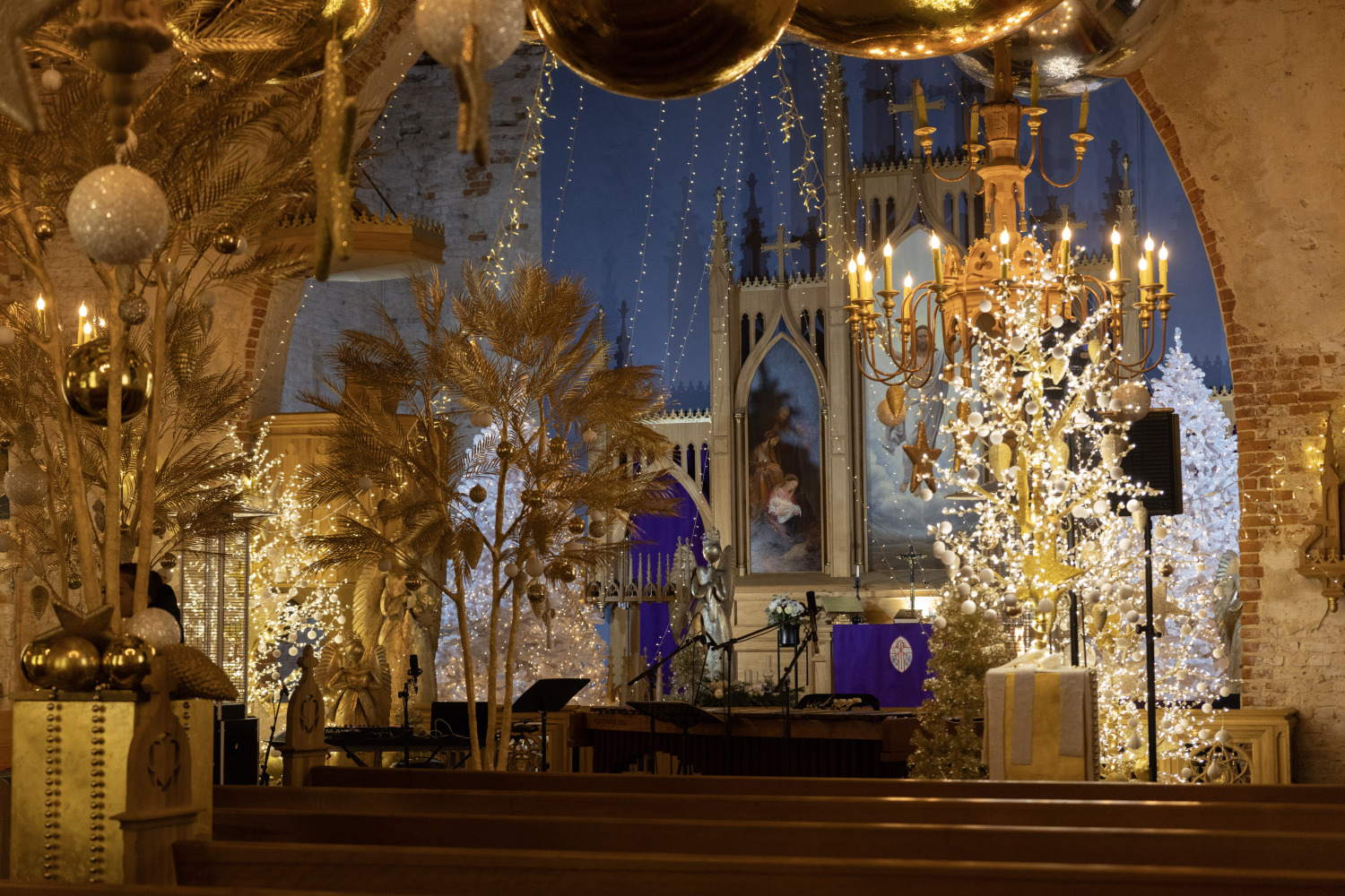 Gaismas dārzs Ropažu baznīcā