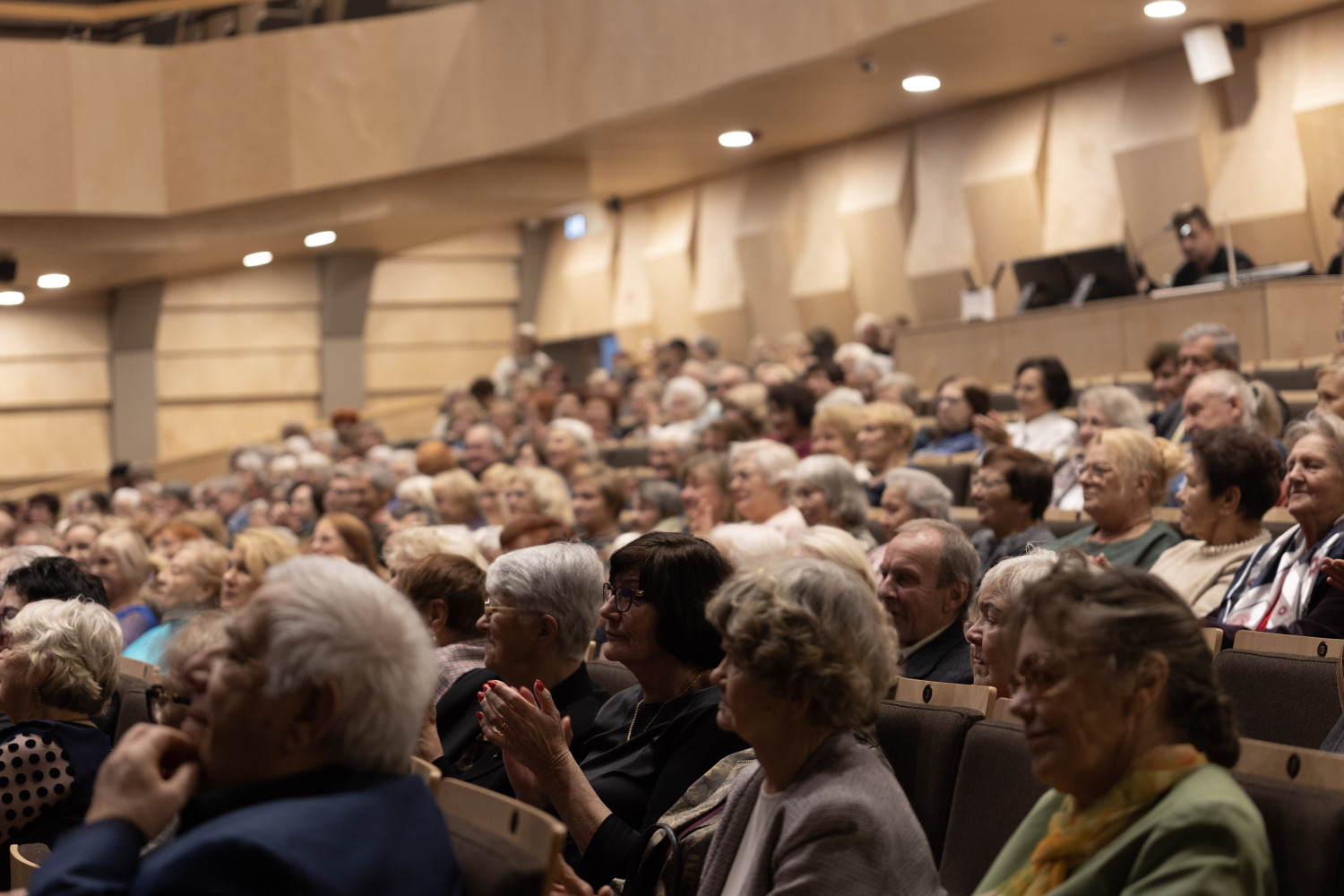Ziemassvētku koncerts "Lūk, tādiem jābūt Ziemassvētkiem!" novada senioriem