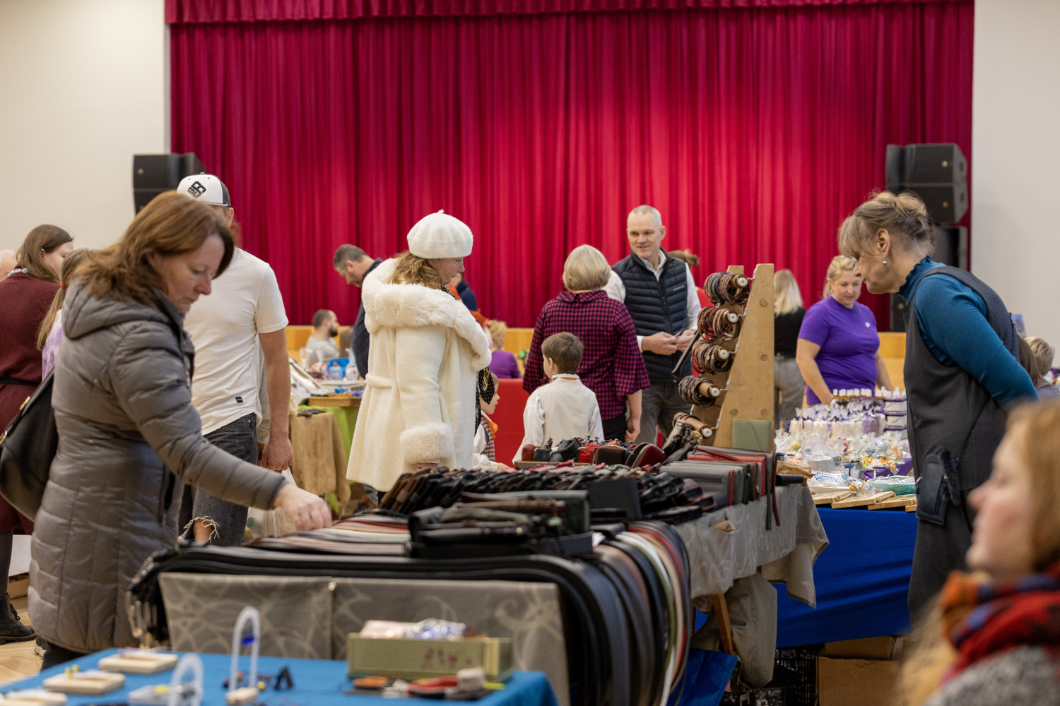 Ziemassvētku tirdziņš un sporta aktivitātes Ropažos