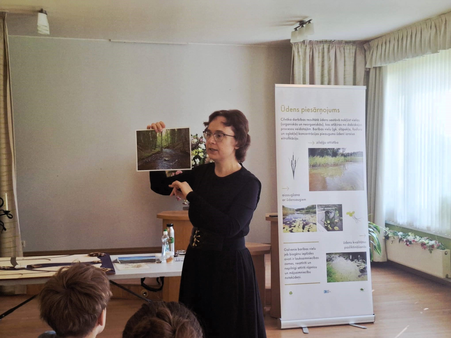 Latvijas Nacionālā dabas muzeja muzejpedagoģiskās izbraukuma nodarbība "Ūdens piesārņojums", afiša