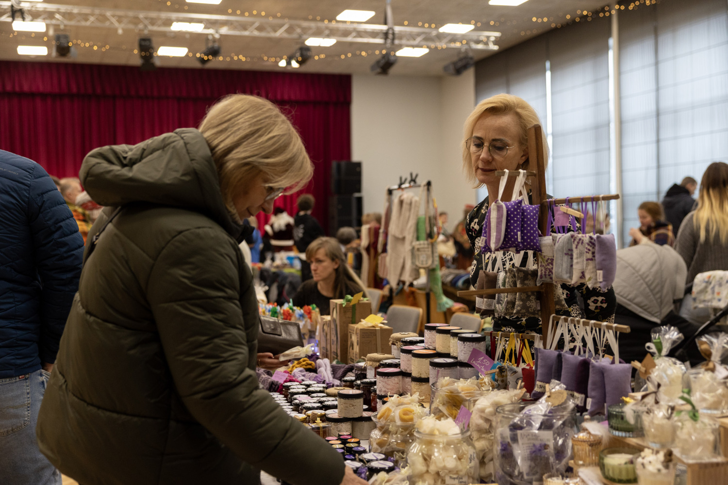 Ziemassvētku tirdziņš un sporta aktivitātes Ropažos