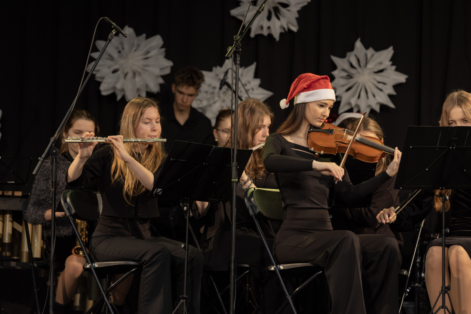 Ziemassvētku tirdziņš un sporta aktivitātes Ropažos
