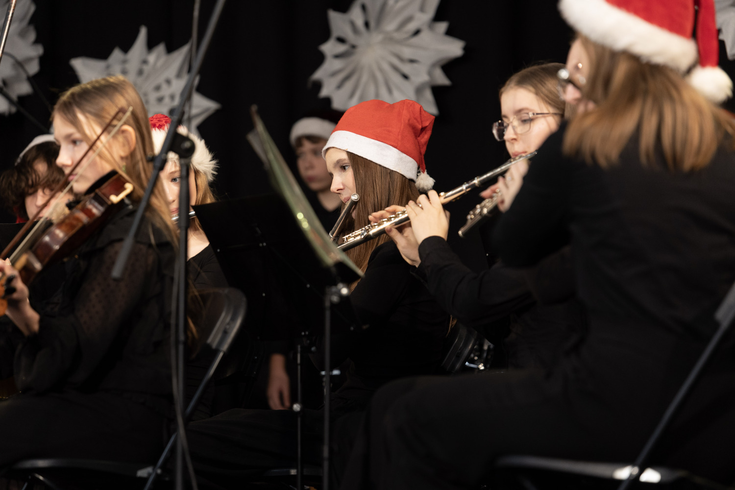Ziemassvētku tirdziņš un sporta aktivitātes Ropažos