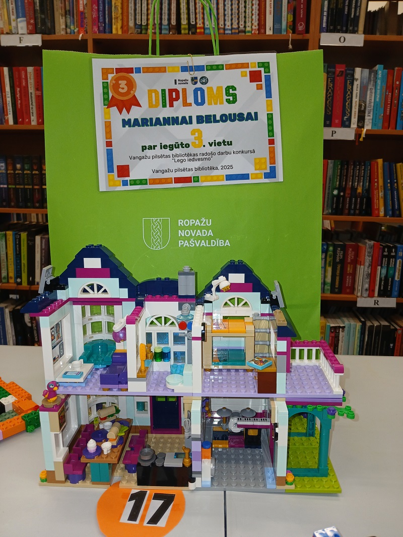 zaļš maisiņš ar lego