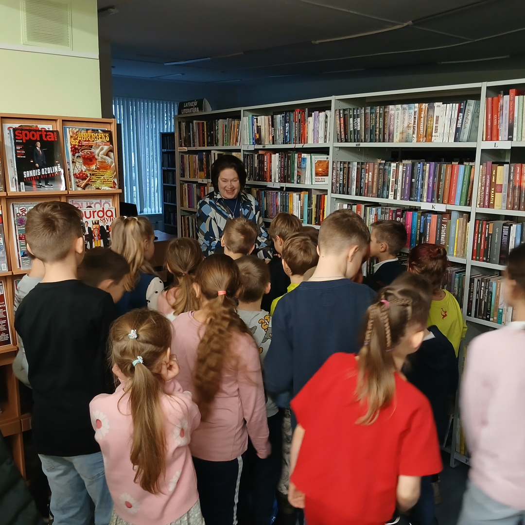   Ziemassvētku ķekatu jampandracis Vangažu pilsētas bibliotēkā