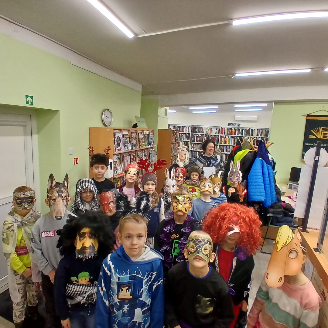   Ziemassvētku ķekatu jampandracis Vangažu pilsētas bibliotēkā