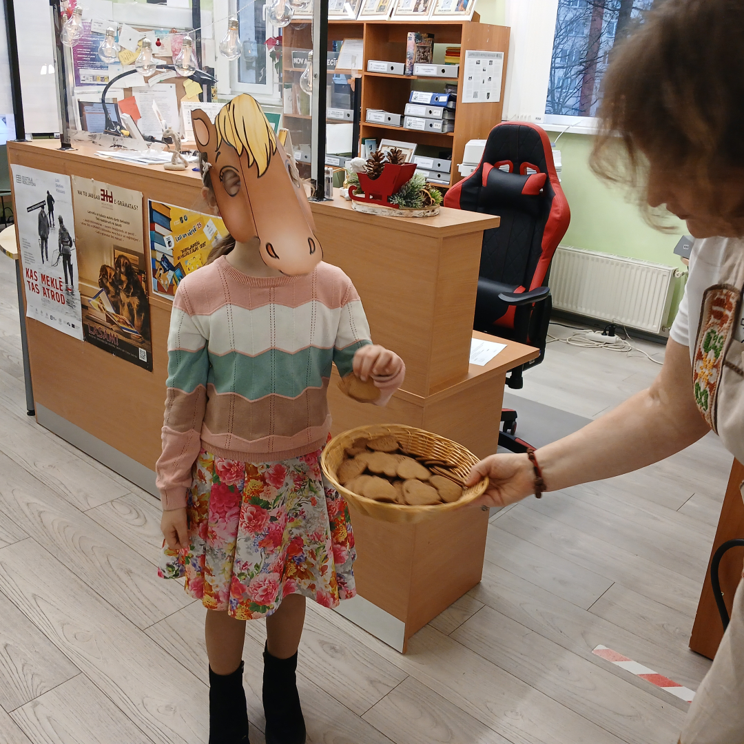   Ziemassvētku ķekatu jampandracis Vangažu pilsētas bibliotēkā