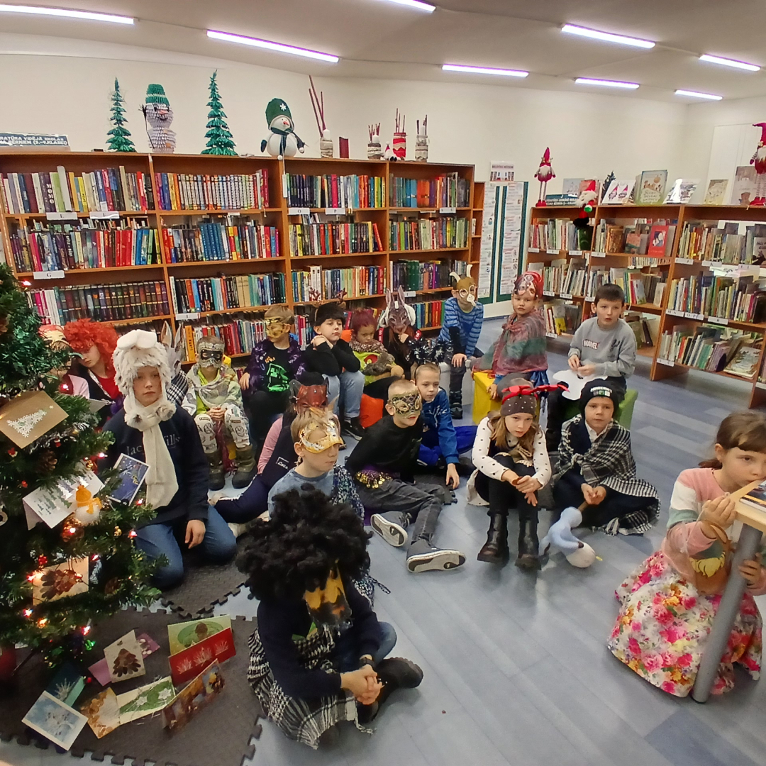   Ziemassvētku ķekatu jampandracis Vangažu pilsētas bibliotēkā