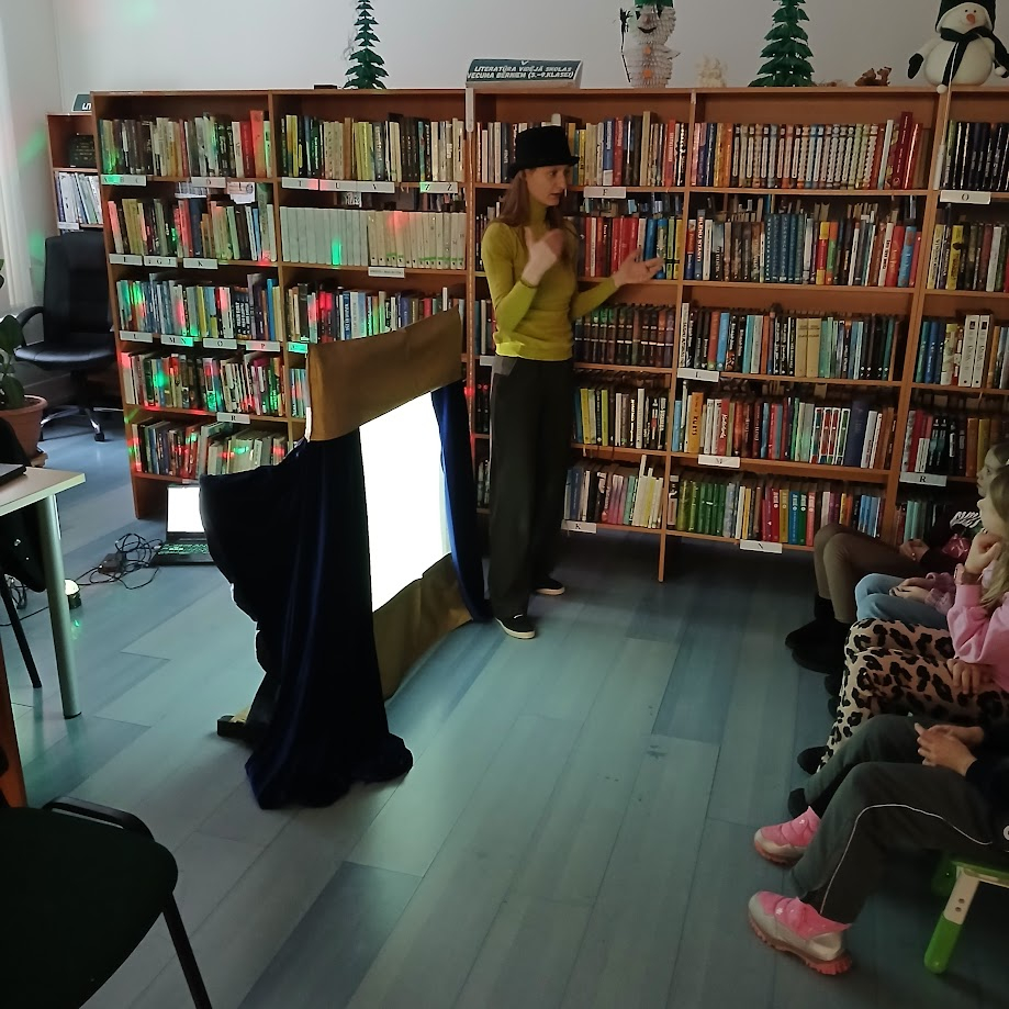 Ēnu teātris Vangažu pilsētas bibliotēkā 