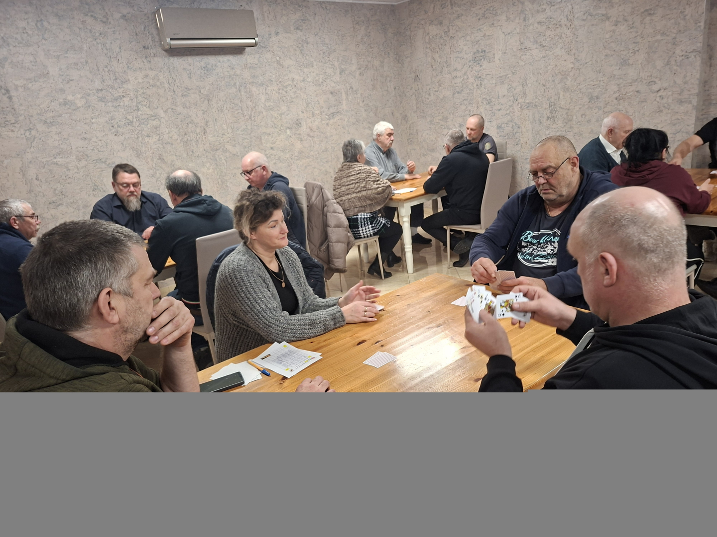 Ropažu pagasta čempionāta zolītē, spēlētāji pie galda