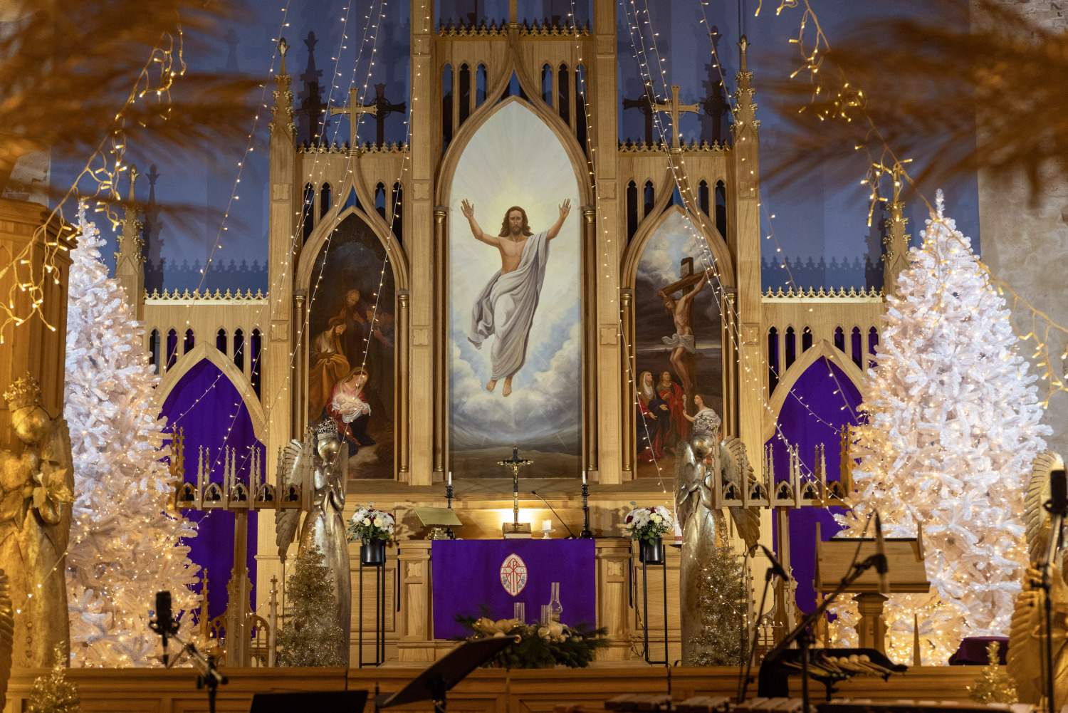 Gaismas dārzs Ropažu baznīcā