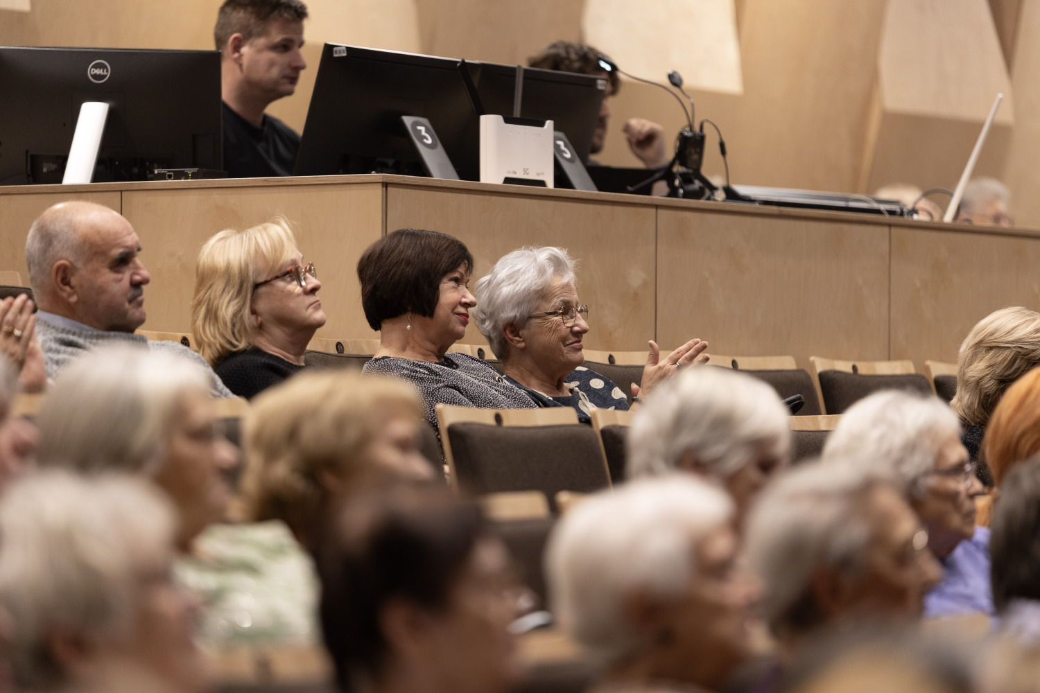 Ziemassvētku koncerts "Lūk, tādiem jābūt Ziemassvētkiem!" novada senioriem