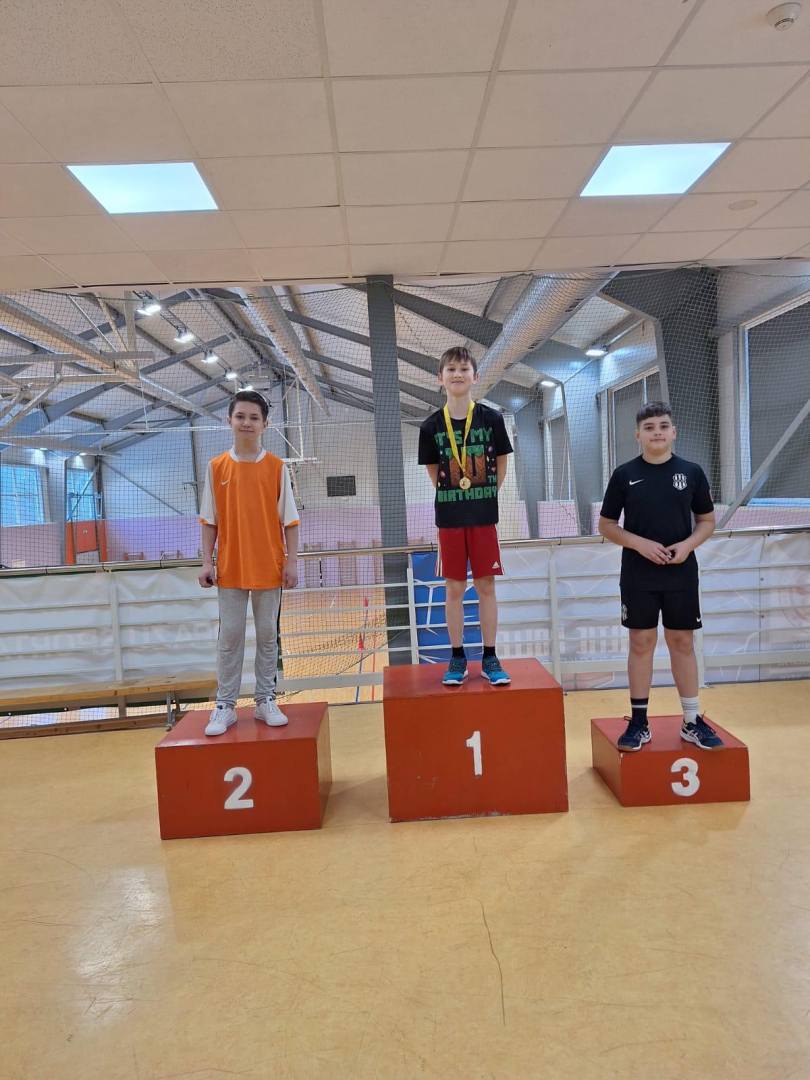 Jaunieši aktīvi iesaistās vispārējās fiziskās sagatavotības sacensībās