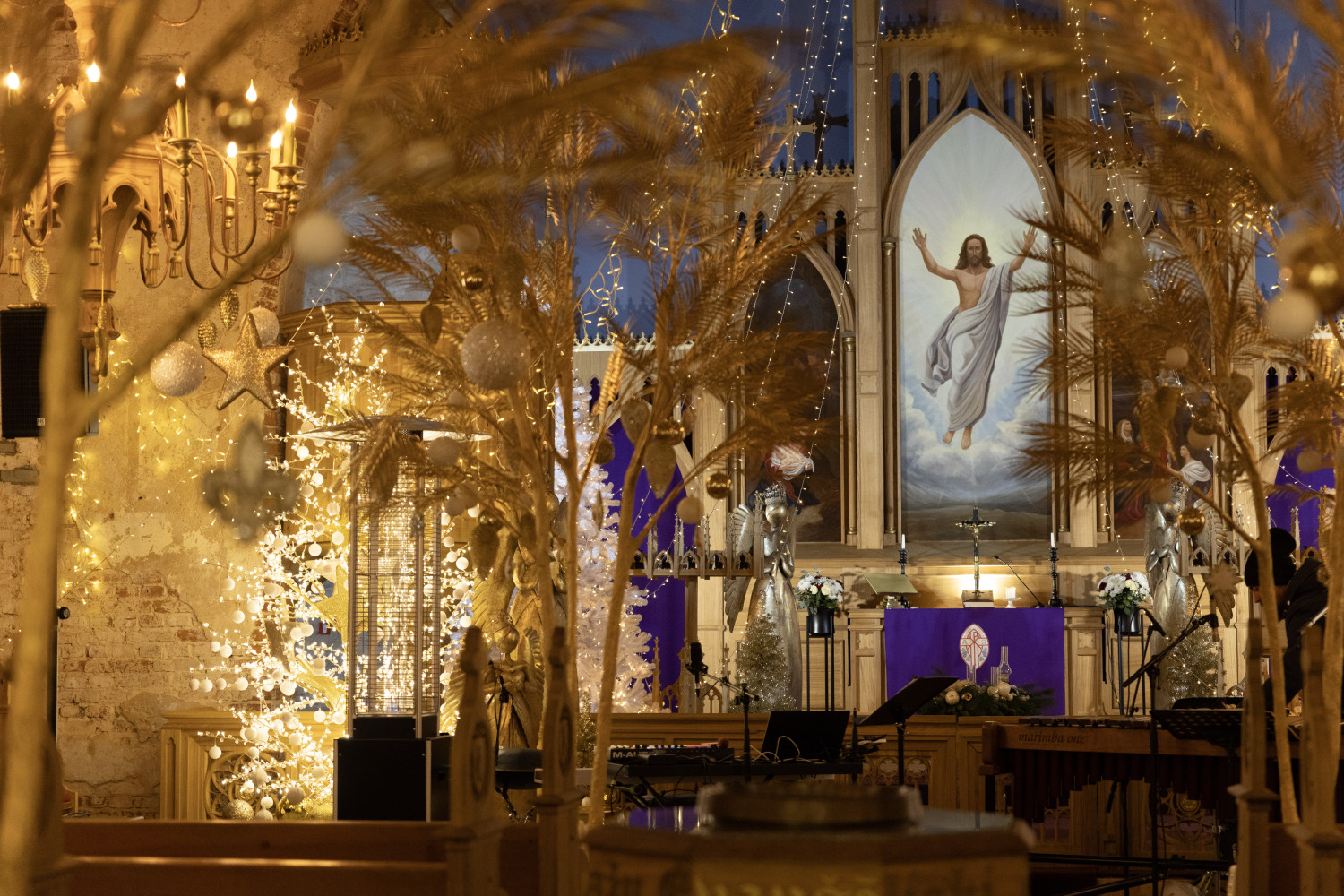 Gaismas dārzs Ropažu baznīcā