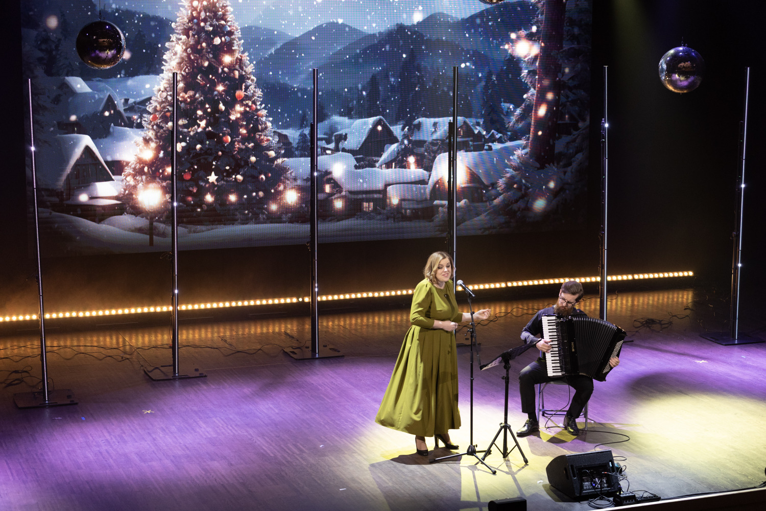 Ziemassvētku koncerts "Lūk, tādiem jābūt Ziemassvētkiem!" novada senioriem