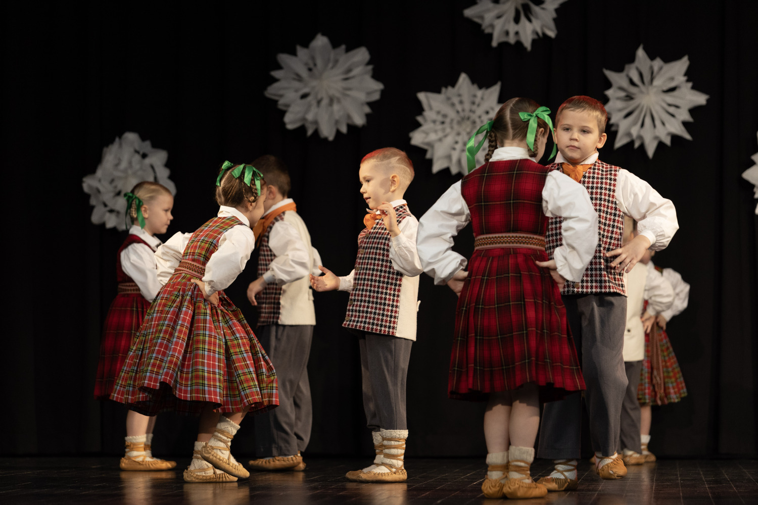 Ziemassvētku tirdziņš un sporta aktivitātes Ropažos