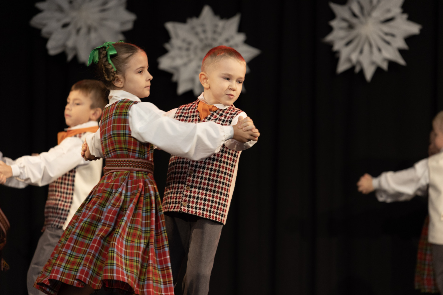 Ziemassvētku tirdziņš un sporta aktivitātes Ropažos