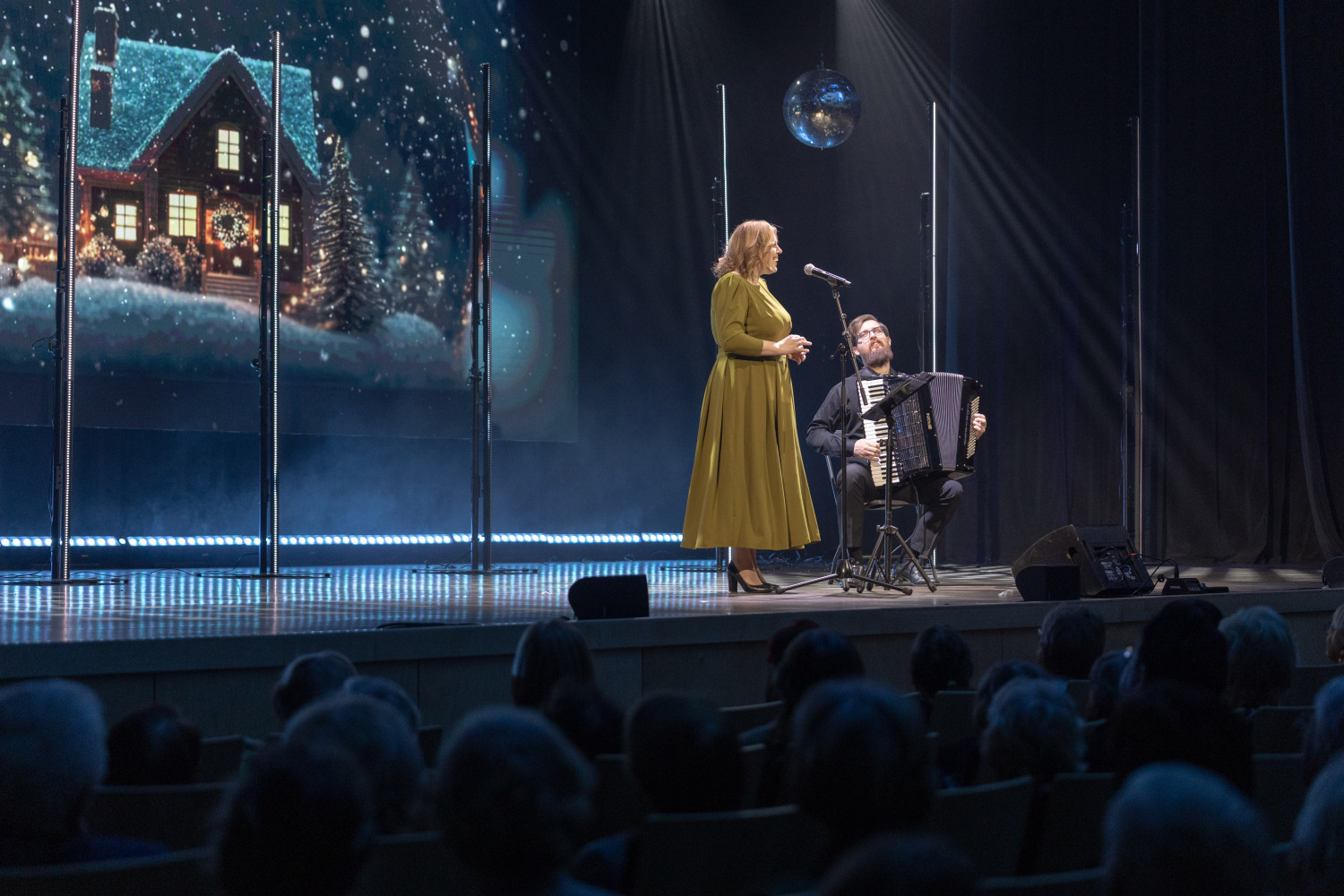 Ziemassvētku koncerts "Lūk, tādiem jābūt Ziemassvētkiem!" novada senioriem