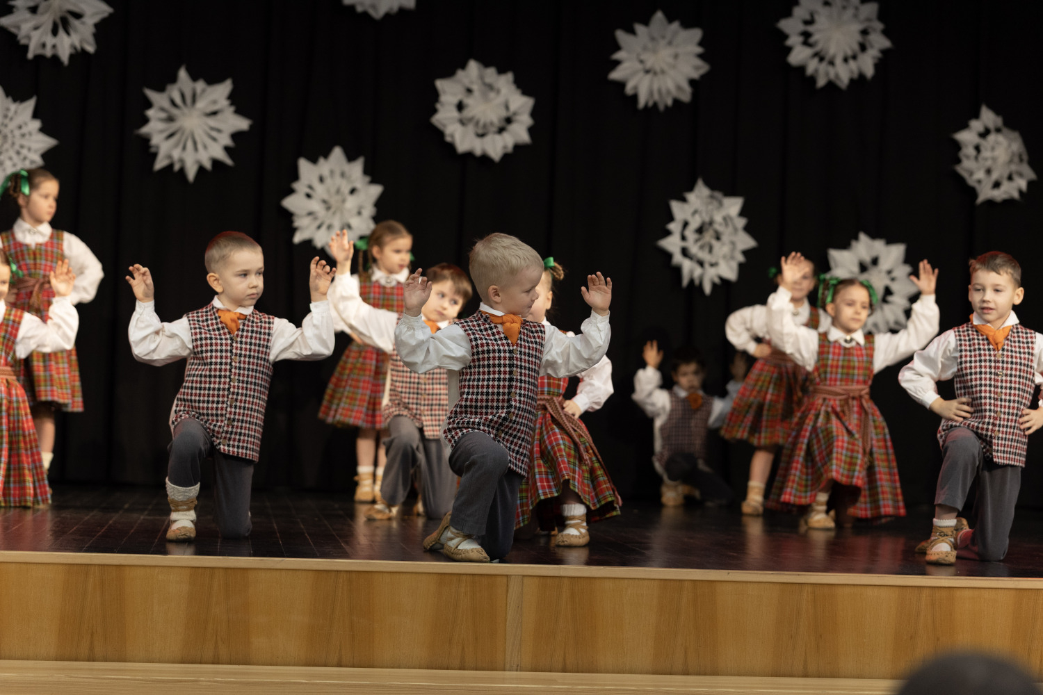 Ziemassvētku tirdziņš un sporta aktivitātes Ropažos