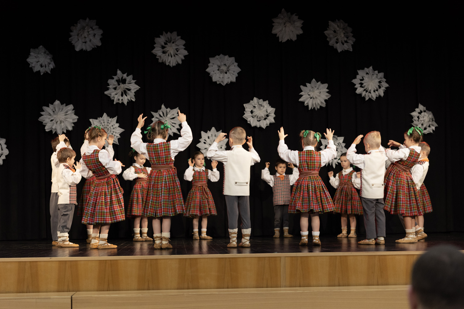 Ziemassvētku tirdziņš un sporta aktivitātes Ropažos