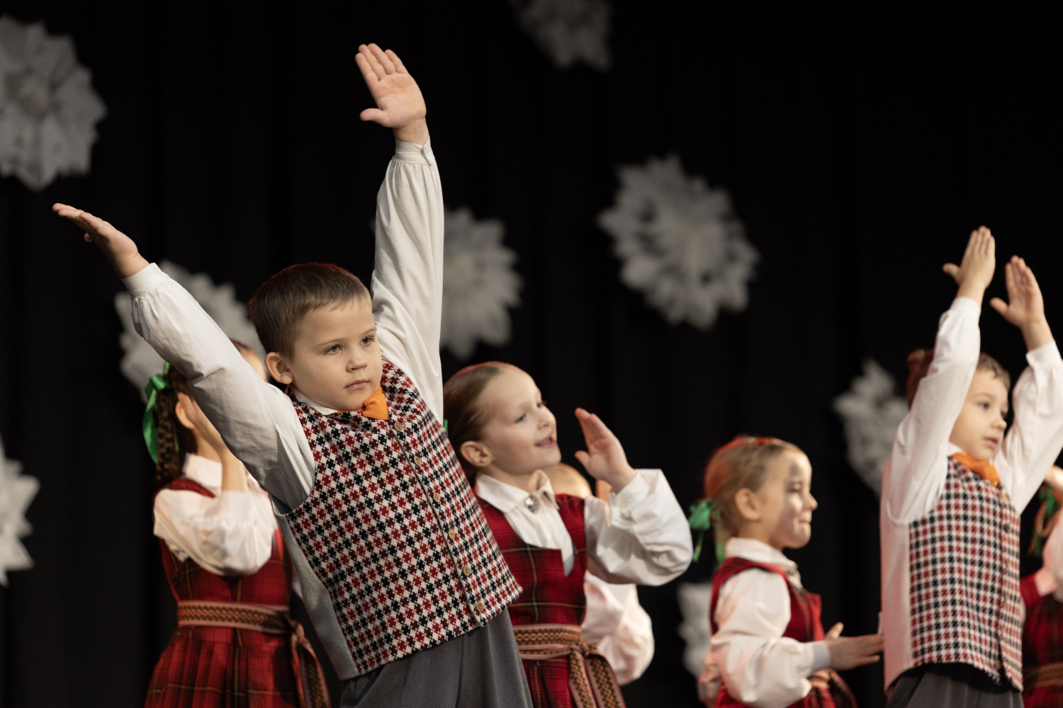 Ziemassvētku tirdziņš un sporta aktivitātes Ropažos