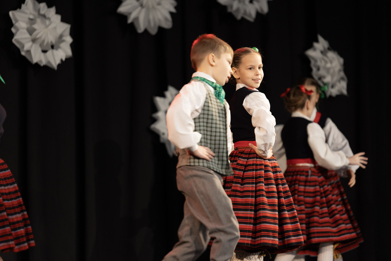Ziemassvētku tirdziņš un sporta aktivitātes Ropažos