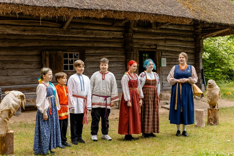 Folkloras kopu programma "Dindaru, dandaru, radu novadu rakstus"