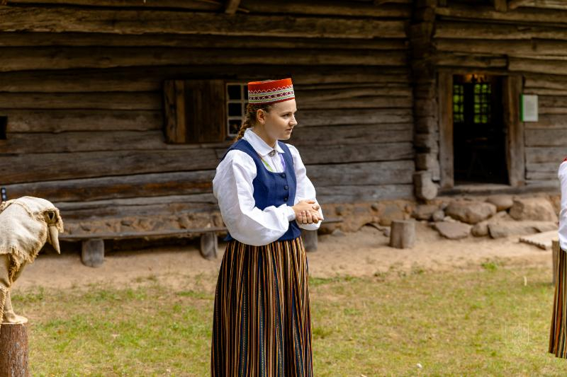 Folkloras kopu programma "Dindaru, dandaru, radu novadu rakstus"