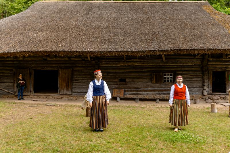 Folkloras kopu programma "Dindaru, dandaru, radu novadu rakstus"