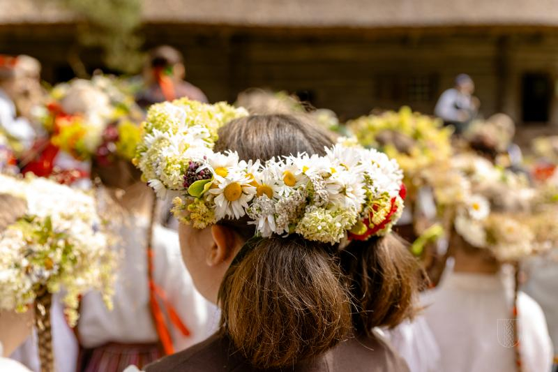 Folkloras kopu programma "Dindaru, dandaru, radu novadu rakstus"