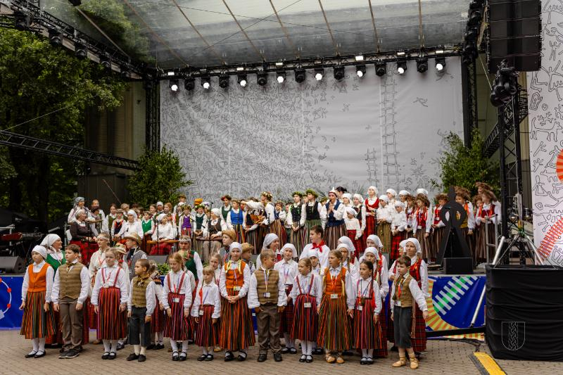 Svētki Vērmanes dārzā - Folkloras kopu programma