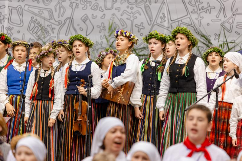 Svētki Vērmanes dārzā - Folkloras kopu programma
