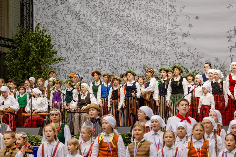 Svētki Vērmanes dārzā - Folkloras kopu programma