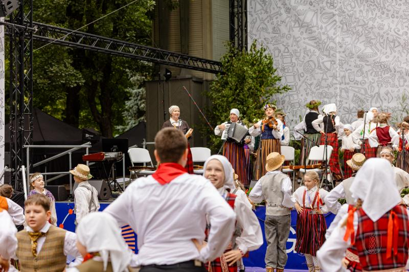 Svētki Vērmanes dārzā - Folkloras kopu programma